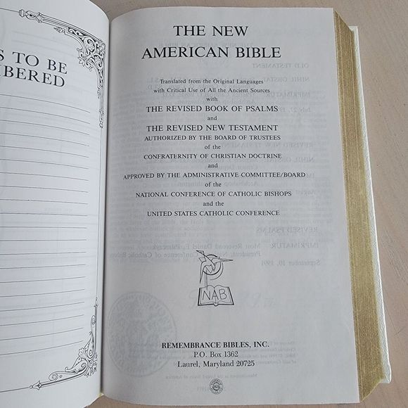 New American Holy Bible Rememberance Edition‎ No Writing Inside - Picture 5 of 7